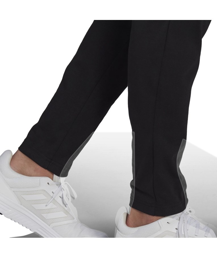 Moške dolge hlače adidas ESSENTIALS TAPERED PANTS